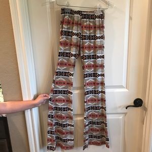 LOVE TREE HAPPENS AZTEC LEGGINGS SIZE M